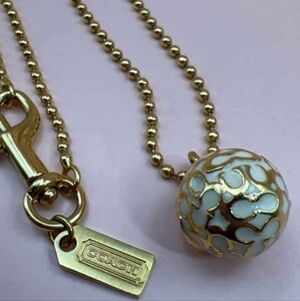 RARE Vintage COACH White Enamel Gold tone Necklace signed.